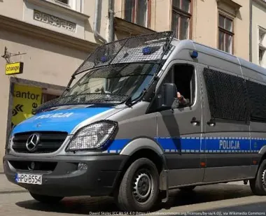 Patrole na wodzie i rowerach. Policjanci pilnują wypoczynku w Grudziądzu