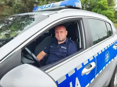 Po służbie namierzył pijanego kierowcę. Potem ruszył krótki pościg